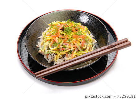 chirashi sushi chirashi sushi 75259181