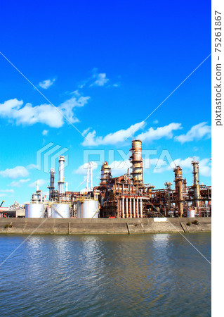 四日市市的風景，工廠設施的綜合體 75261867