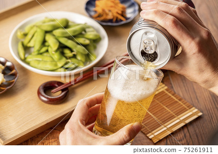 Beer and edamame to drink at home Beer and edamame to drink at home 75261911