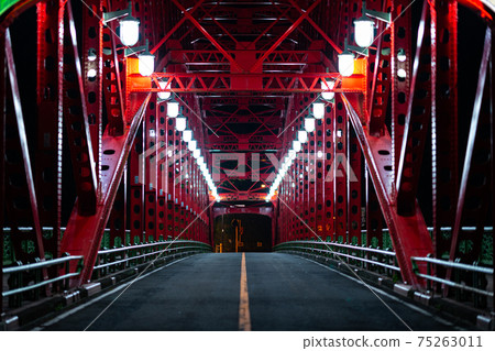 奧多摩谷谷大橋小川町大壩廣川工廠工業工廠夜午夜午後混凝土鐵橋鋼架奧多摩湖 75263011
