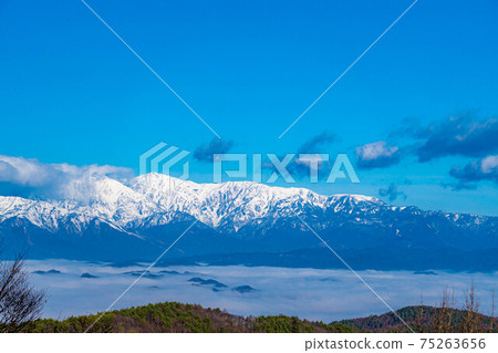 雲海和北阿爾卑斯山[長野縣] 75263656