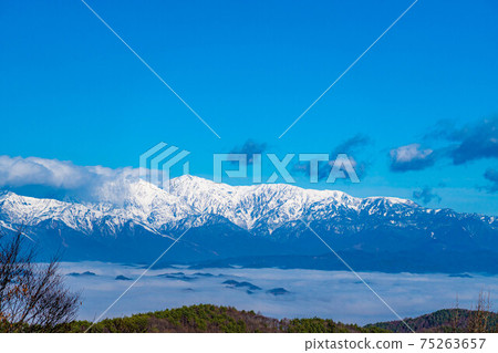 雲海和北阿爾卑斯山[長野縣] 75263657