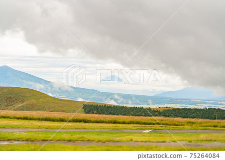 長野縣宇都久原原高原金星線風景旭日高地開車日期觀光阿爾卑斯山春天 長野縣宇都久原原高原金星線風景旭日高地開車日期觀光阿爾卑斯山春天 75264084