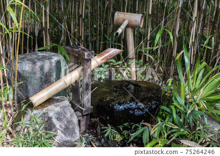 Shishi-odoshi of Kokoen 75264246