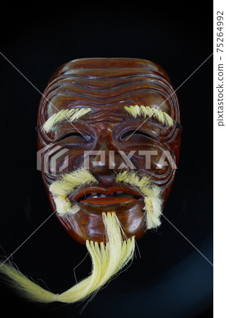 Black man's Noh mask 75264992