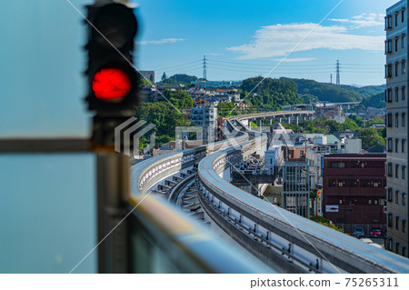 多摩單軌電車多摩市單軌電車Manganji站車輛首頁早晨中午明亮 75265311