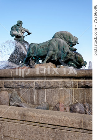 The famous Gefion Fountain in Copenhagen The famous Gefion Fountain in Copenhagen 75266096