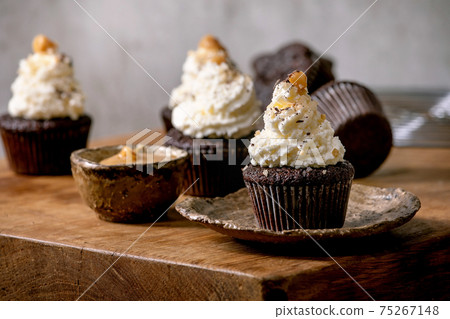 Chocolate cupcakes with caramel Chocolate cupcakes with caramel 75267148