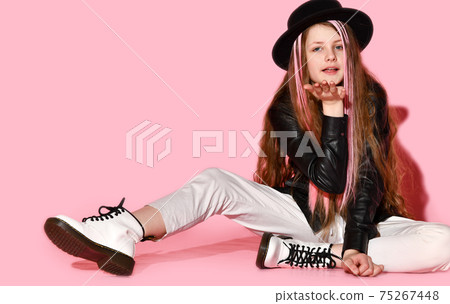 Portrait of a stylish teenage girl Portrait of a stylish teenage girl 75267448