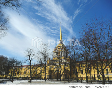 Admiralty building, tower with golden spire and weather vane Admiralty building, tower with golden spire and weather vane 75269952