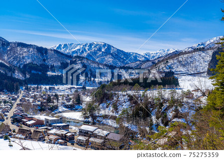 從天文台看到的冬季白川鄉[岐阜縣] 75275359