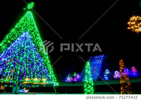 Winter illumination 75275432