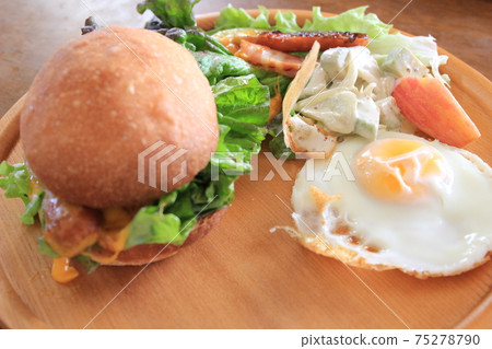 Handmade hamburgers Handmade hamburgers 75278790
