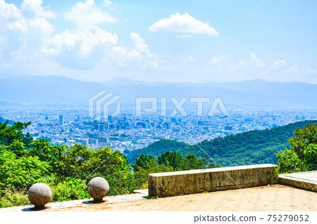 從和田Pass /三har廣場(夏天)看的甲府市容 從和田Pass /三har廣場(夏天)看的甲府市容 75279052