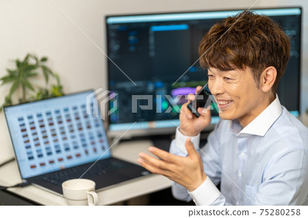 Video / Video Creator Male Laptop Smartphone Video / Video Creator Male Laptop Smartphone 75280258