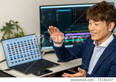 Video / Video Creator Male Laptop Video Production 75280287