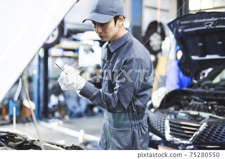 Auto mechanic Auto mechanic 75280550