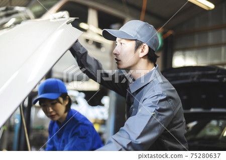 Auto mechanic 75280637