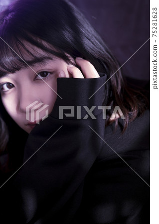 陽光和一個女人的畫像 75281628