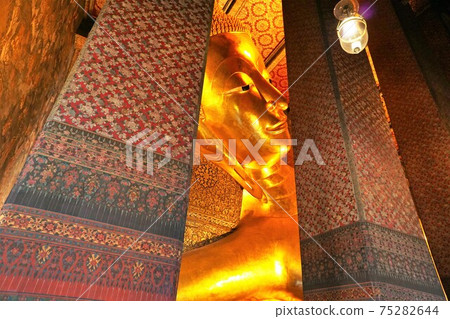 臥佛寺在泰國曼谷大佛的佛像 臥佛寺在泰國曼谷大佛的佛像 75282644