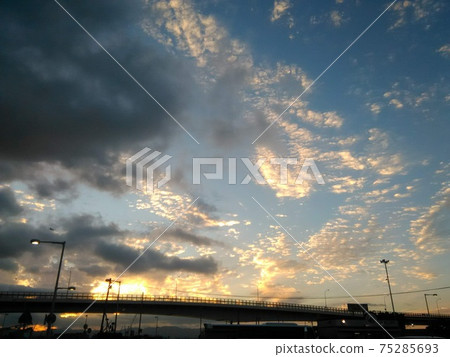 Pictures of bridges, clouds and sunset sky 75285693