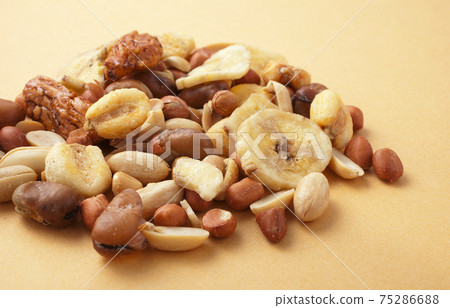 Mixed nuts, bean confectionery, nuts 75286688