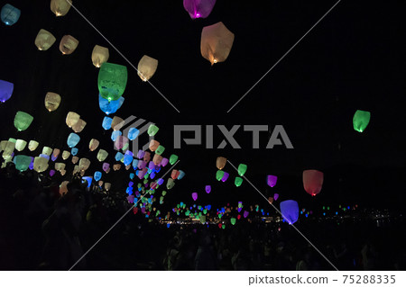 富士河口湖天燈節 75288335