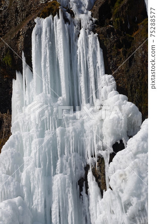 Humbe waterfall in winter Humbe waterfall in winter 75288577