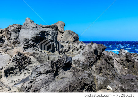 Goto Kashiwazaki Coastal Landscape [Goto City, Nagasaki Prefecture] 75290135