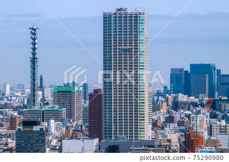 View of Tokyo cityscape of Japan, tower apartment, Ministry of Defense, Otemachi (right of screen), etc. 75290980