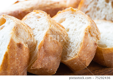 French bread  75292436
