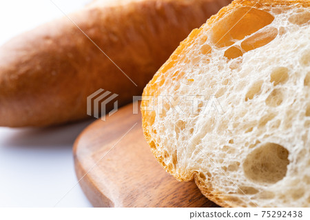 French bread  75292438