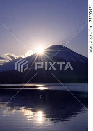 黃昏的天空和雙鑽石富士 75293474