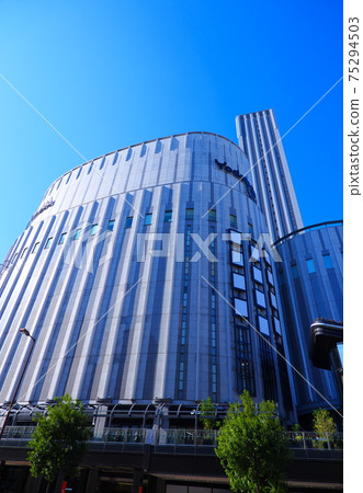 Osaka Umeda Yodobashi Tower Respearer Composition Vertical Osaka Umeda Yodobashi Tower Respearer Composition Vertical 75294503