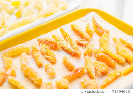 Orange peel Iyokan 75294600