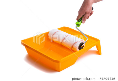 painting tray isolated 75295136