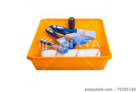 painting tray isolated 75295140