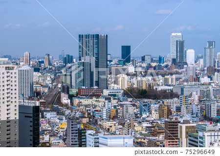 Tokyo cityscape of Japan, large-scale complex development, overlooking the office building in Shinjuku and the subcenter of Ikebukuro (upper right of the screen) 75296649