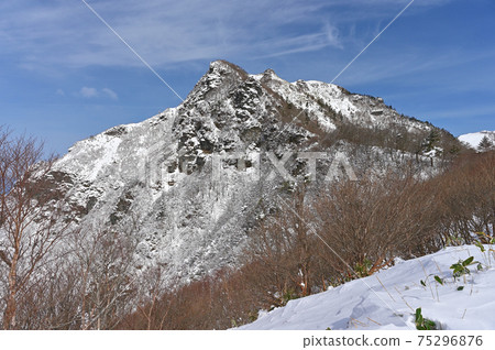 Winter scenery of Mt. Kanpu, the famous peak of Shikoku Winter scenery of Mt. Kanpu, the famous peak of Shikoku 75296876