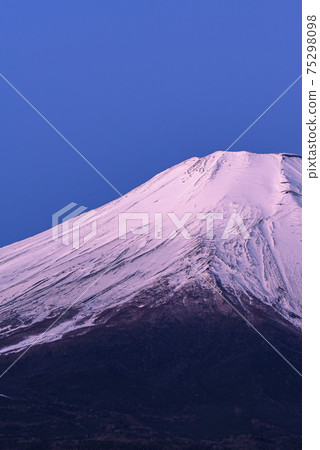 The summit of Mt. Fuji at dawn The summit of Mt. Fuji at dawn 75298098