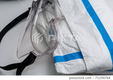 protective clothing, goggles, medical care 75299764