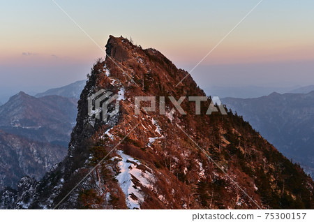 石western山的日落,日本西部四國最高的山峰 石western山的日落,日本西部四國最高的山峰 75300157