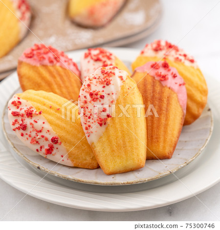 瑪德琳蛋糕 瑪德蓮 草莓 巧克力 裝飾 French madeleine cake マドレーヌ 瑪德琳蛋糕 瑪德蓮 草莓 巧克力 裝飾 French madeleine cake マドレーヌ 75300746