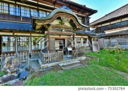 Saffron Sake Brewery, Nagaoka City, Niigata Prefecture 75302764