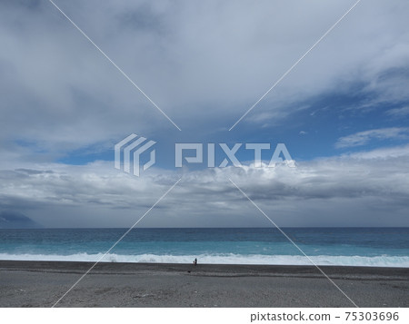 Cloudy with seascape and beach in Taiwan Cloudy with seascape and beach in Taiwan 75303696