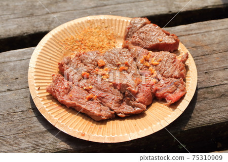 Yakiniku在戶外 75310909