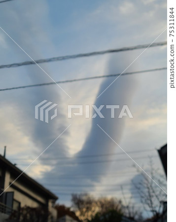 龍捲風雲 75311844