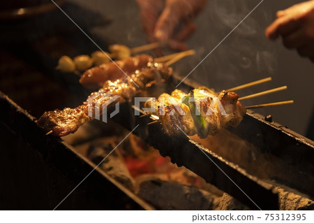 美味的木炭烤雞 75312395