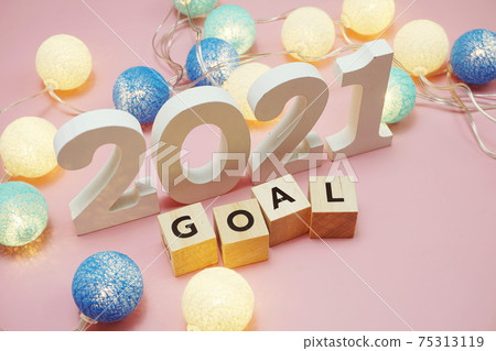 Goal 2021 word alphabet letters on pink background 75313119