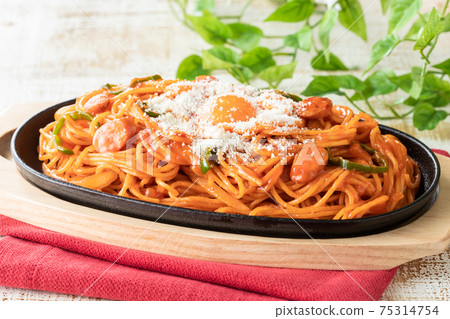 Egg yolk and palmezan cheese go great together! Iron plate Napolitan 75314754